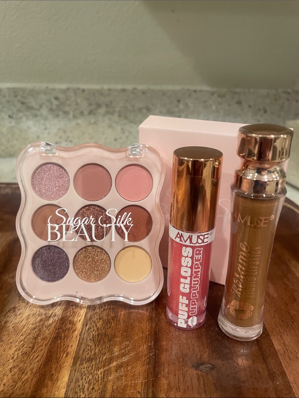 Amuse Gloss duo with Sugar Silk Beauty Eyeshadow Palette with 9 shades of